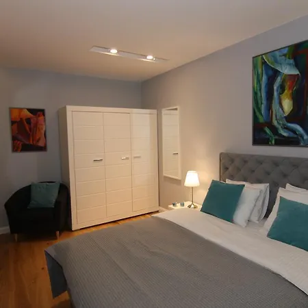 Grey Corner Apartment *